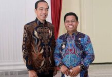 Bupati Lebong, Kopli Ansori bersama Presiden Jokowi saat menerima penghargaan/Dok