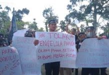 Ratusan Massa Demo Tolak Pengelolaan Parkir Oleh Pihak Ketiga