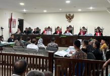 Hakim Cecar Saksi di Sidang Lanjutan Mantan Gubernur Bengkulu Rohidin Mersyah Sidang lanjutan mantan Gubernur Bengkulu Rohidin Mersyah dengan agenda mendengarkan keterangan saksi, Rabu, 30 April 2025, Foto: Dok/Rakyat Daerah