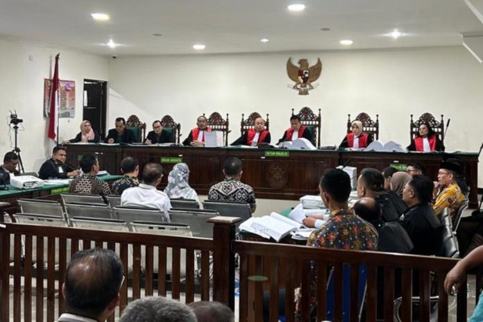 Sidang lanjutan mantan Gubernur Bengkulu Rohidin Mersyah dengan agenda mendengarkan keterangan saksi, Rabu, 30 April 2025, Foto: Dok/Rakyat Daerah