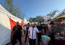 Festival Tabot Tahun Ini Berbeda, Ada Kejutan Dari Gubernur Helmi Hasan Loh…! Helmi saat melakukan inspeksi mendadak (sidak) di lokasi pelaksanaan festival yang digelar di kawasan Sport Center Bengkulu, Kamis (26/6/2025) siang/Rakyat Daerah