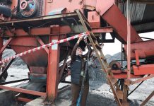 Kejati Bengkulu Pasang Garis Adhyaksa Line Mobil Truck, Alat Berat, Stockpile Batubara Milik Perusahaan IBP & RSM
