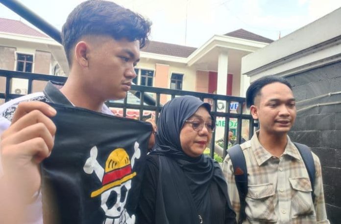 _dua_prajurit_tni_pembunuh_anaknya_hanya_divonis_25_tahun_ibu_korban_tak_adil__2025-08-08_11-46-55_1686 (1)