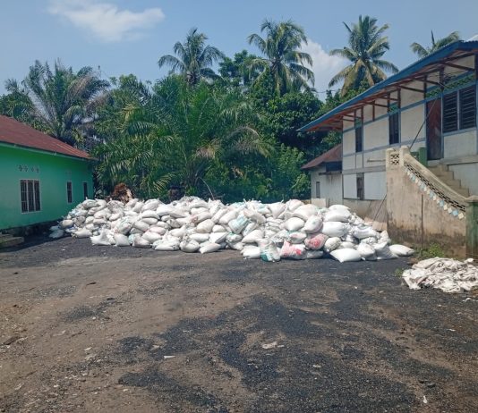APH Tutup Mata, Batubara Karungan Ilegal di Benteng Masih Aktif Beroperasi