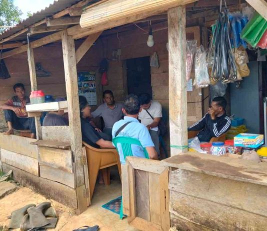 Warga Dusun III, Desa Talang Giring, Kabupaten Seluma saat menggelar musyawarah beberapa waktu lalu, Foto: Dok