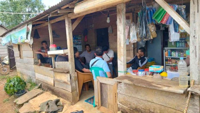 Warga Dusun III, Desa Talang Giring, Kabupaten Seluma saat menggelar musyawarah beberapa waktu lalu, Foto: Dok Warga Dusun III, Desa Talang Giring, Kabupaten Seluma saat menggelar musyawarah beberapa waktu lalu, Foto: Dok