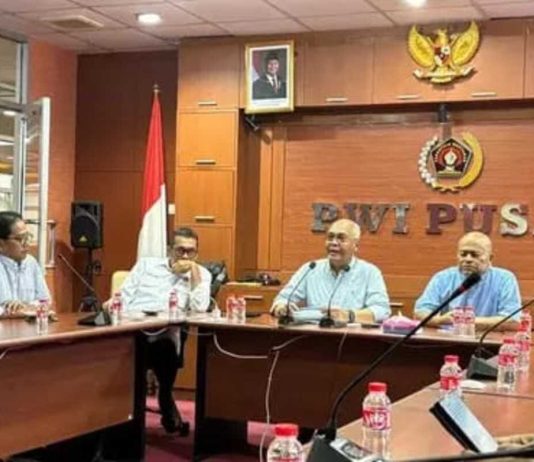 PWI Pusat Minta Hotman Paris Minta Maaf ke Wartawan, Tegaskan Martabat Pers Harus Dihormati