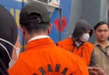 Siap Jalani Persidangan, Bupati Rejang Lebong Fikri Thobari Tiba Di Bengkulu, Rafi Rizaldi : 7 Personil KPK RI Lakukan Pelimpahan Tahap 2