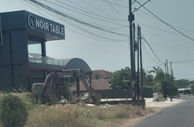 Disinyalir Belum Ada Izin PBG, Bangunan Berlogo Noir Table Sudah Berani Berdiri, Terancam Sanksi Pidana!